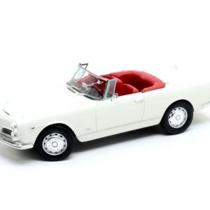 Alfa Romeo 2600 Spider Touring 1961 1 to 18 scale Cult Scale Models Resin Model Car