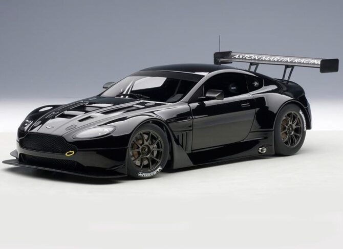 Aston Martin V12 GT3 2013 1 to 18 scale AUTOart Composite Model