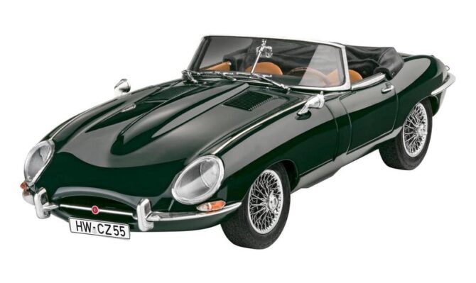 Jaguar E-Type Roadster 1 to 24 scale Revell Plastic Model Car Kit