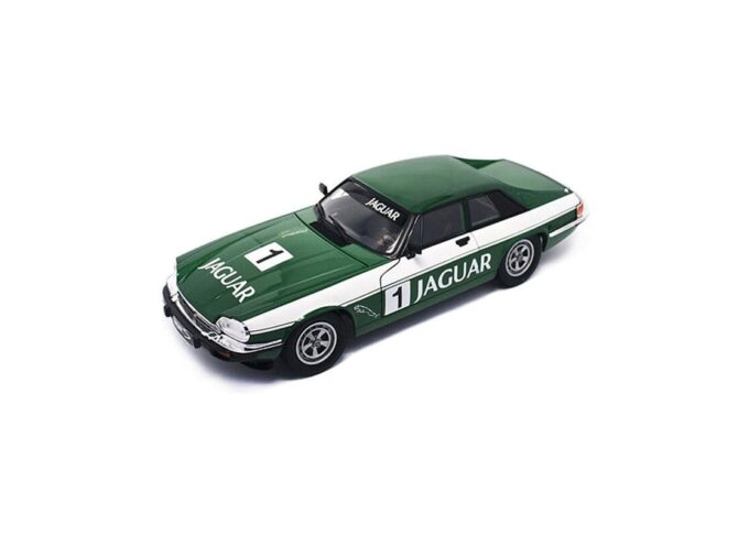 Jaguar XJS Race Edition 1 to 18 scale Road Signature Diecast Model